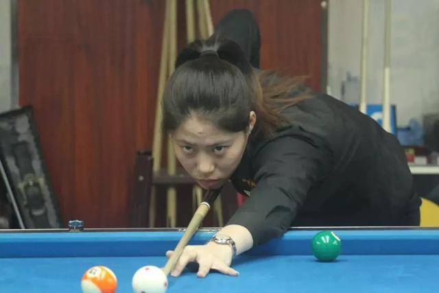 中国足球必 中国足球必